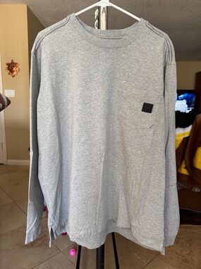Wolverine Light Gray Crewneck Long Sleeve Shirt